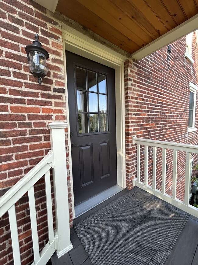 Building Photo - 2074 Creek Hill Rd