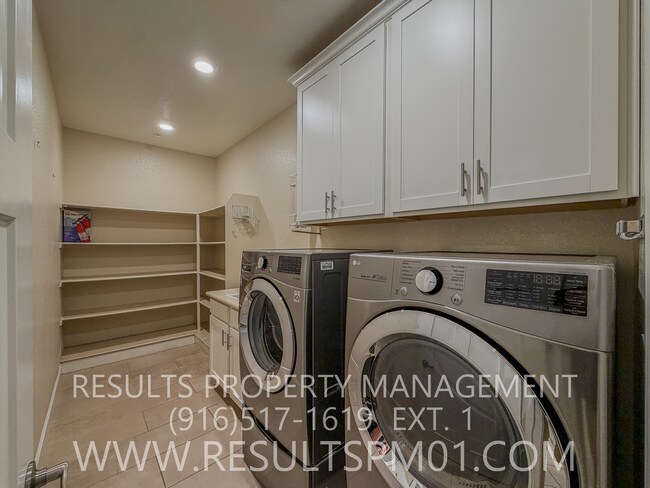 Building Photo - Must See! Lovely Former Model Smart Home 4 Bed 3 Bath