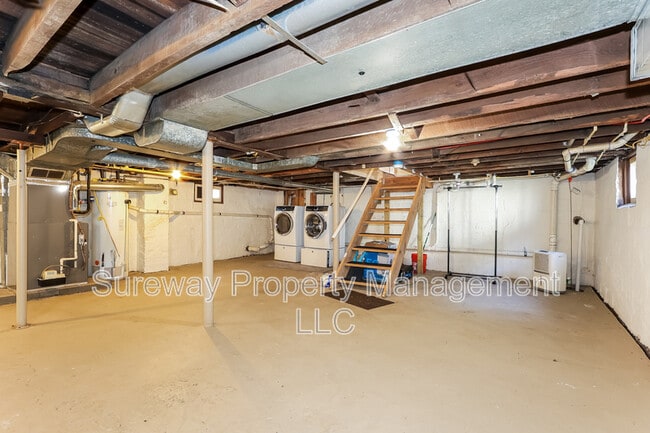Building Photo - 720 Willitts Ave