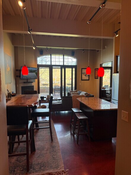 Building Photo - 150 Village Crossing Way