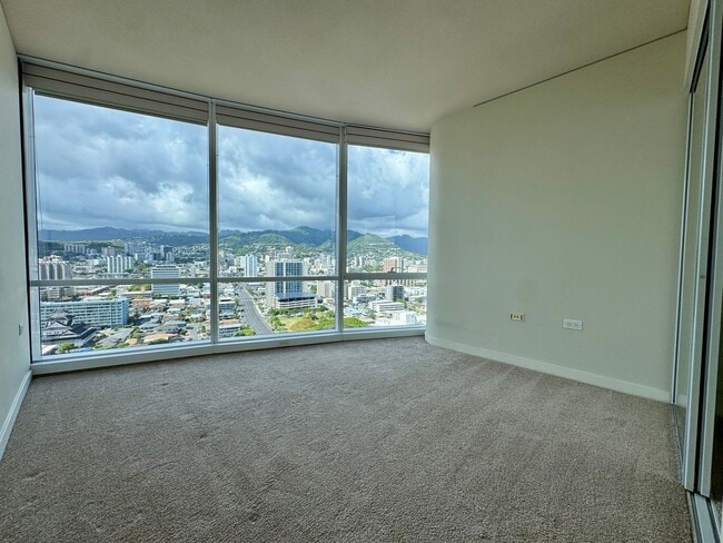 Building Photo - Moana Pacific East Tower 3/2/2 - AVAILABLE May 21, 2026