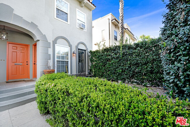 Building Photo - 1357 Cloverdale Ave