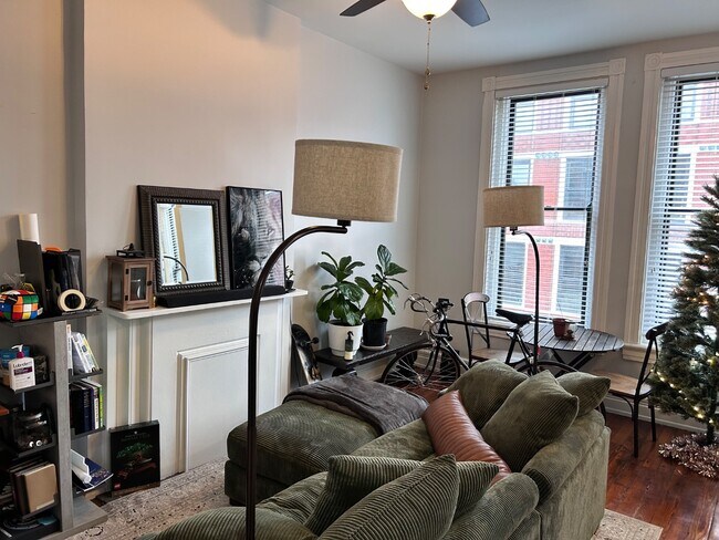 Building Photo - 30 W Court - Unit 204