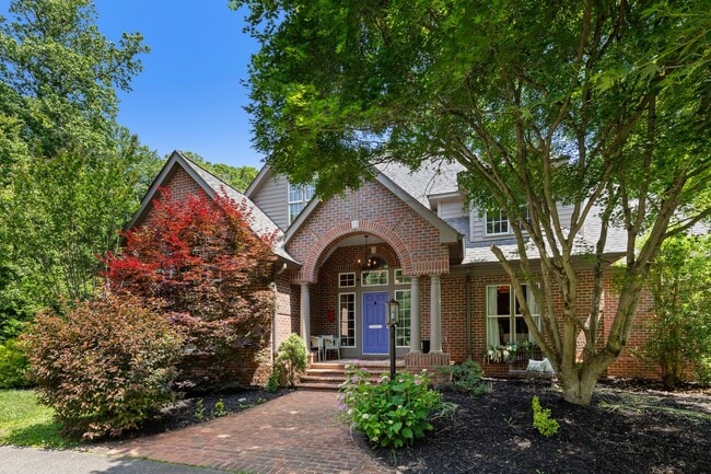 Building Photo - Spacious 6-Bedroom Furnished Home Near Ash...