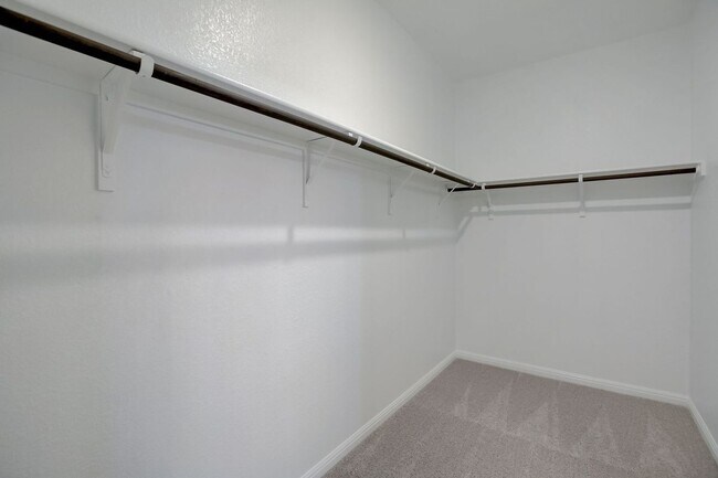 Building Photo - 125 Clemens Dr
