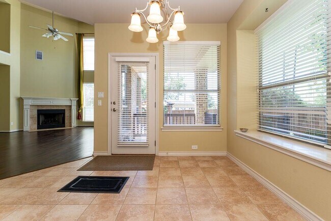 Building Photo - 604 Riley Trl