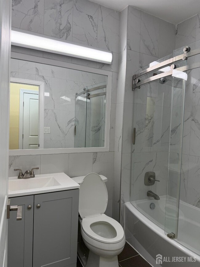 Building Photo - 5061 Beech Ct