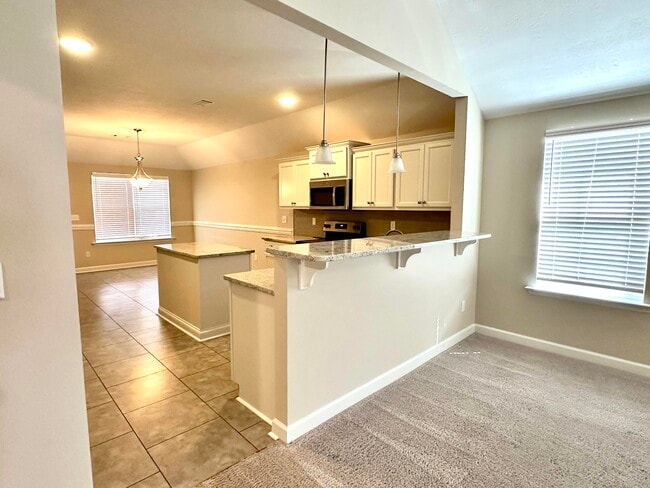 Building Photo - 822 Goodale Dr