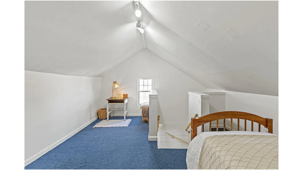 Building Photo - 12 Lawrence Ave