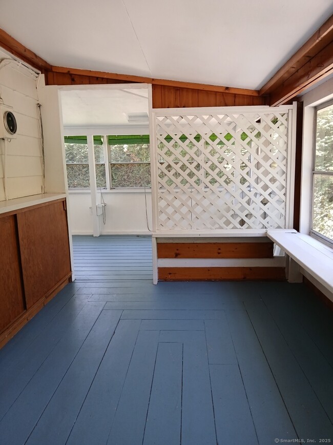 Building Photo - 391 Greenhaven Rd