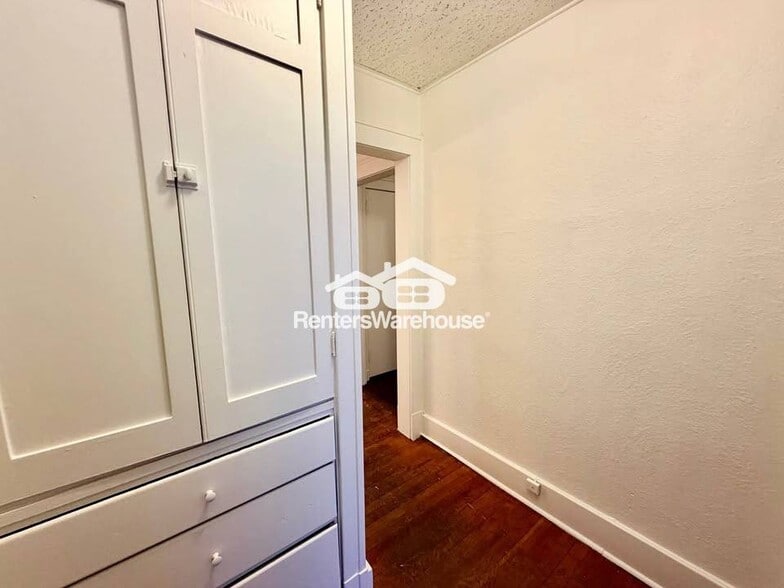 Building Photo - 3612 Ingersoll Ave