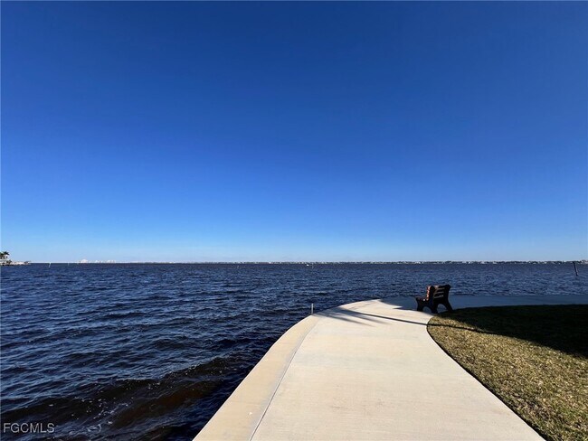 Building Photo - 4015 SE 20th Pl