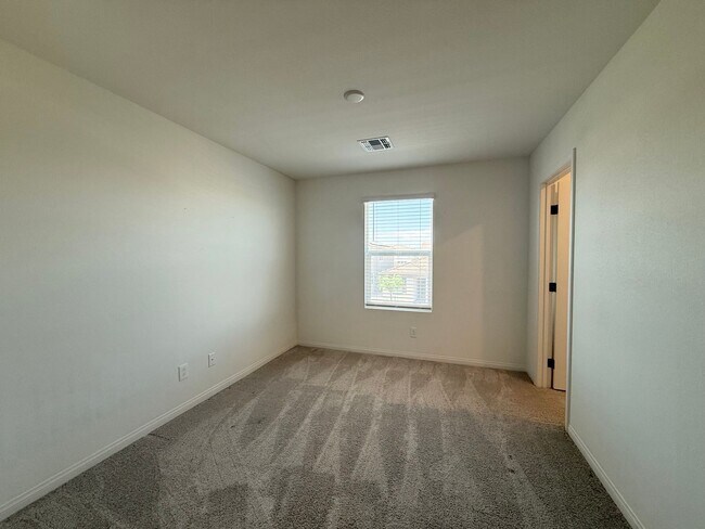 Building Photo - Spacious Southwest Las Vegas Gem | 5 Beds, Loft & 3,000+ Sq Ft Living