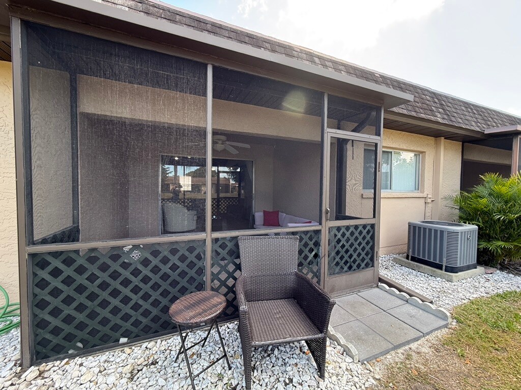 Building Photo - 9311 Lennex Ln