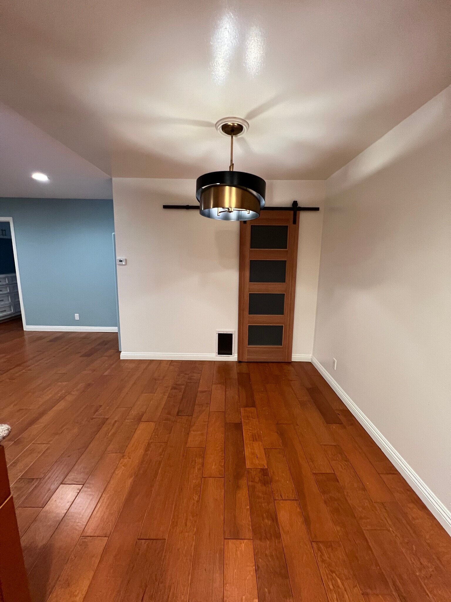 Building Photo - 2501 W Redondo Beach Blvd
