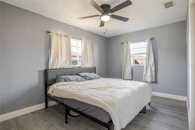 Building Photo - 8725 N 52nd St