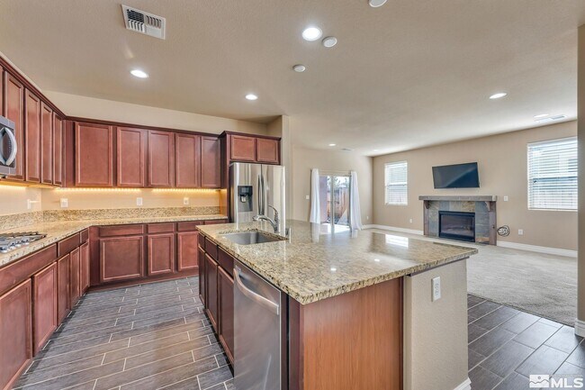 Building Photo - 4942 Monrovia Dr