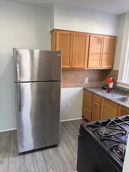 Building Photo - 5719 N Park Ave