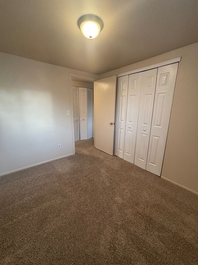 Building Photo - 3 Bed / 1 Bath Near I-25 and S. Academy - ...