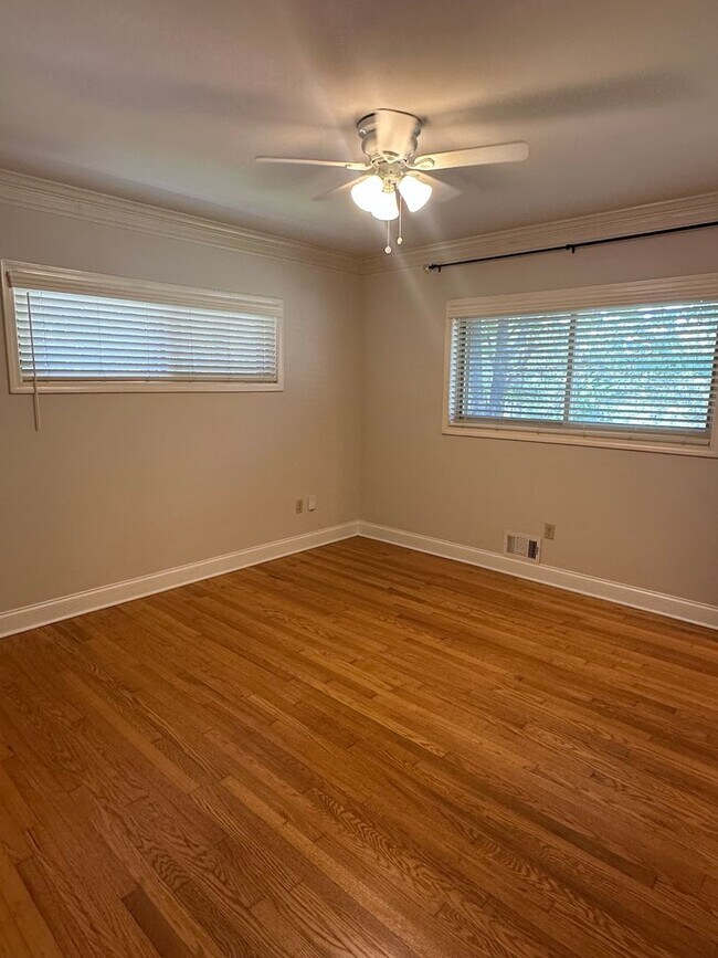 Building Photo - 3 Bedroom Home in the Heart of Gainesville!