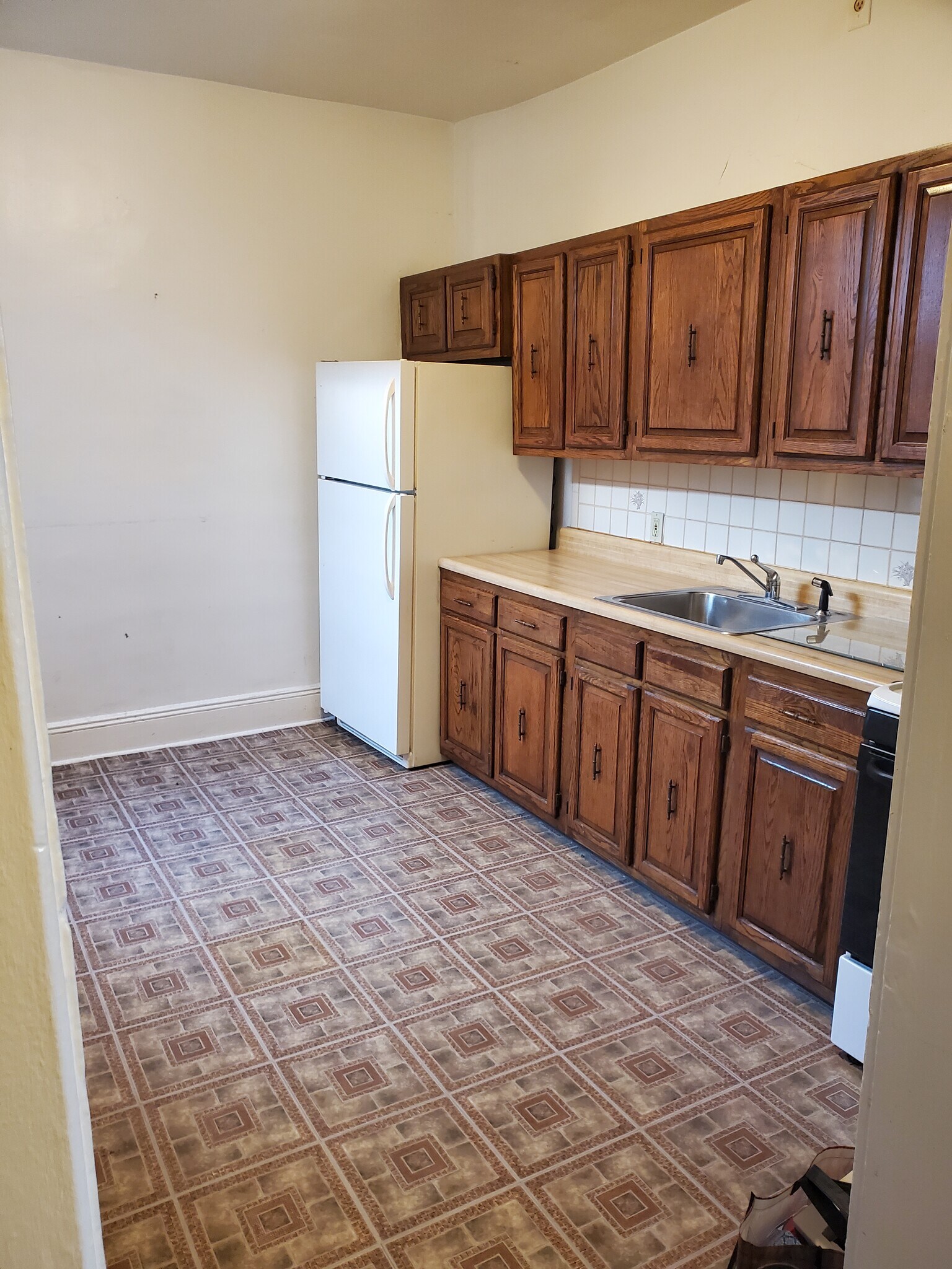 Building Photo - 135 Anderson Ave