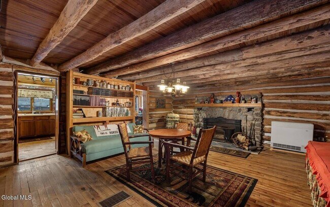 Building Photo - 33 Chuckwagon Trail