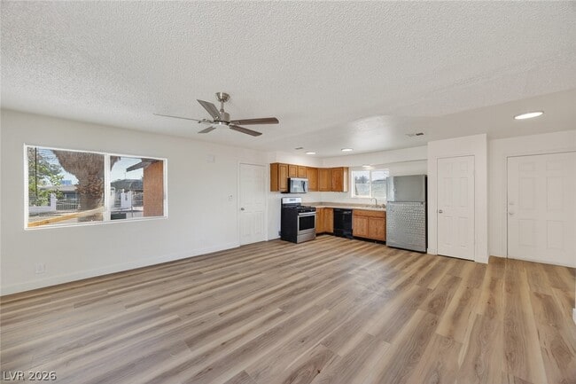 Building Photo - 1320 Gold Ave