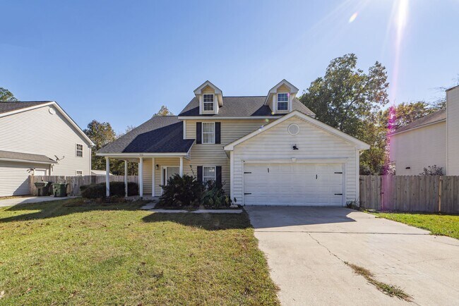 Building Photo - 4 Bedroom 2.5 Bath House in Woodland Lakes - Goose Creek