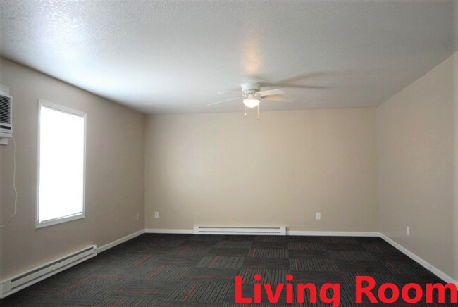 Building Photo - 115-117 South Plum