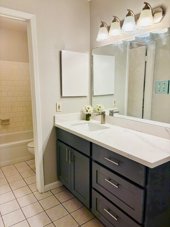 Building Photo - 2403 Chimneystone Cir