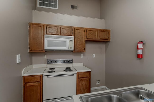 Building Photo - 104 Waters Edge Ln