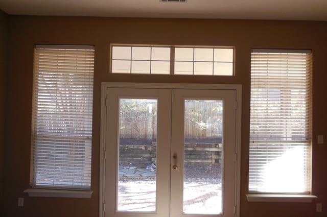 Building Photo - 221 S Village Dr