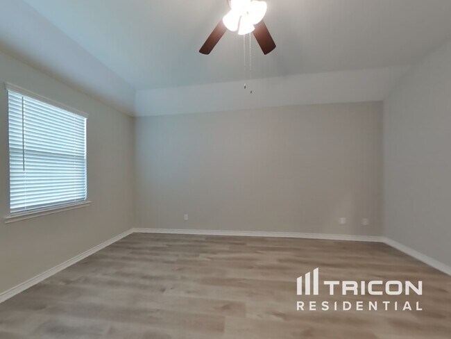 Building Photo - 714 Barbary Ln