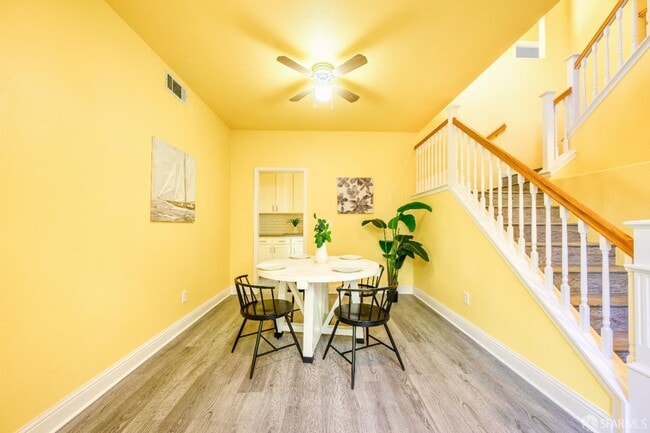 Building Photo - 5476 Summerfield Dr