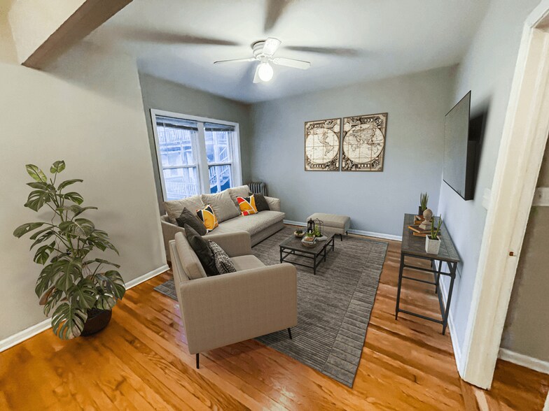 Building Photo - 731 W Barry Ave