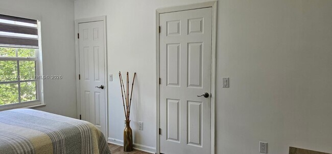 Building Photo - 2058 SE Wild Meadow Cir