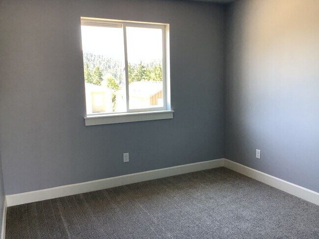 Building Photo - 2410 Fieldcress Rd