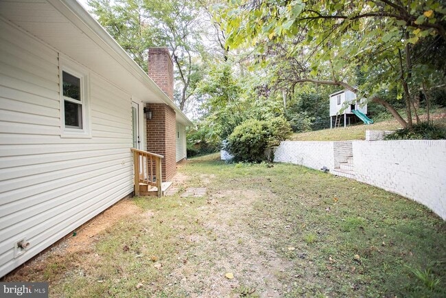 Building Photo - 115 Woodland Rd