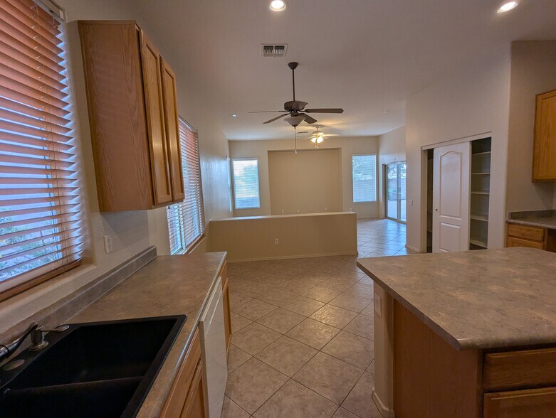 Building Photo - 10479 E Superstition Range Rd