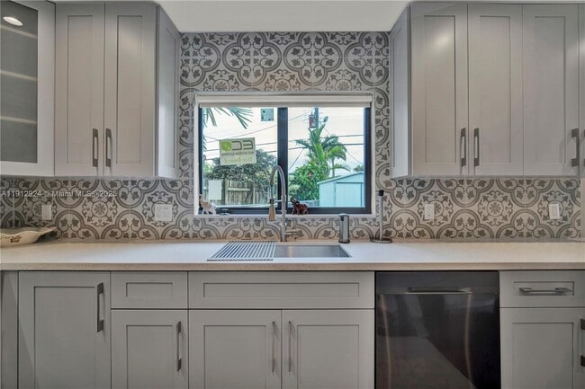 Building Photo - 1230 SW 86th Ct