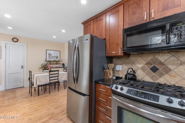 Building Photo - 83 Spring St