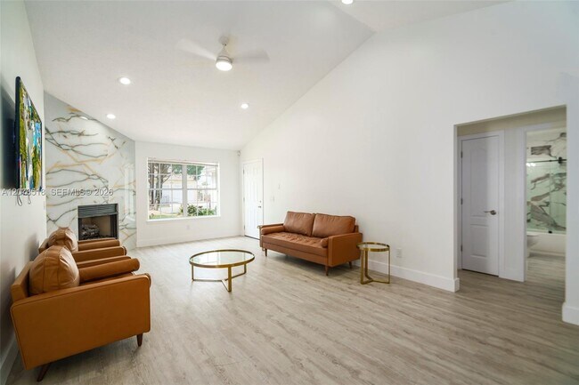 Building Photo - 319 S Vestavia St