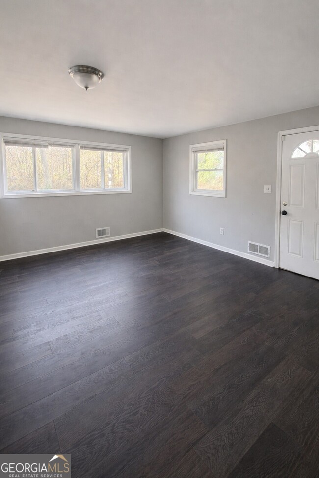 Building Photo - 5205 Heather Ln