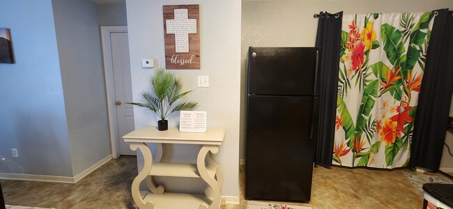 Kitchen area - 2313 Terrace Dr