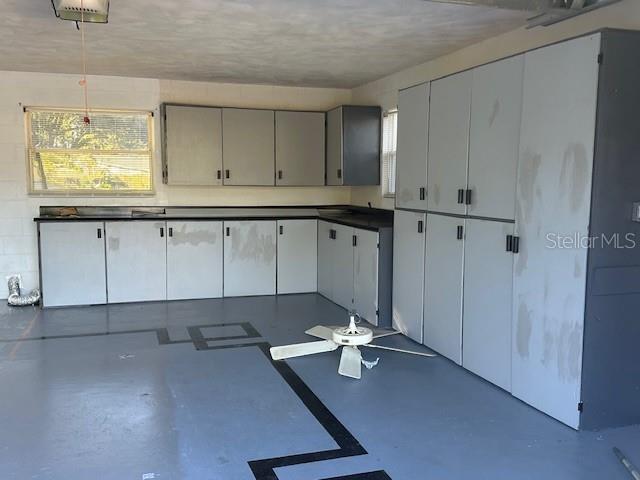 Building Photo - 1143 E Fowler Dr