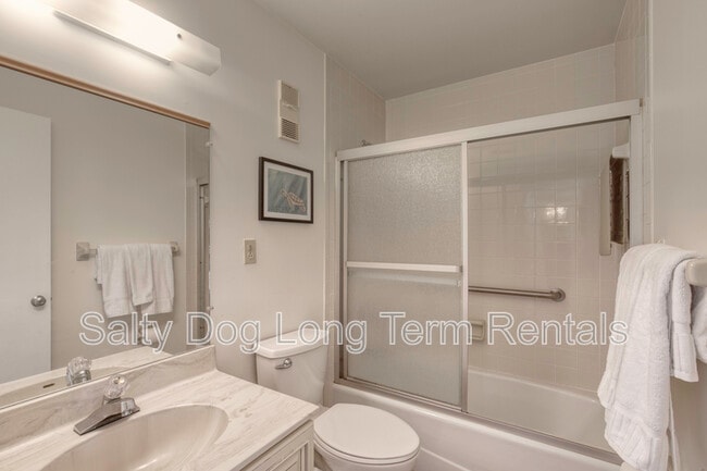 Building Photo - 1601 N Central Ave