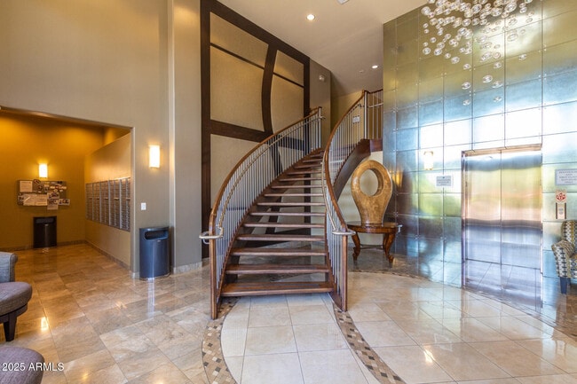 Building Photo - 945 E Playa Del Norte Dr