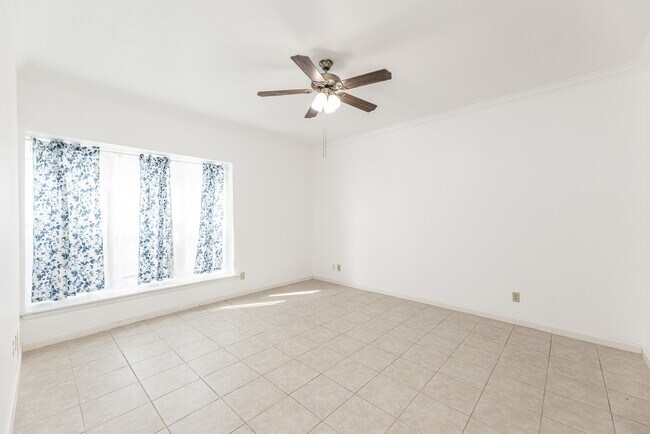 Building Photo - 7547 Brompton St