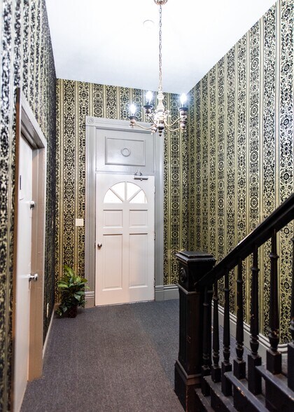 Building Photo - 1225 S 6th St