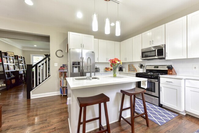 Building Photo - 1343 Kennedy St NW